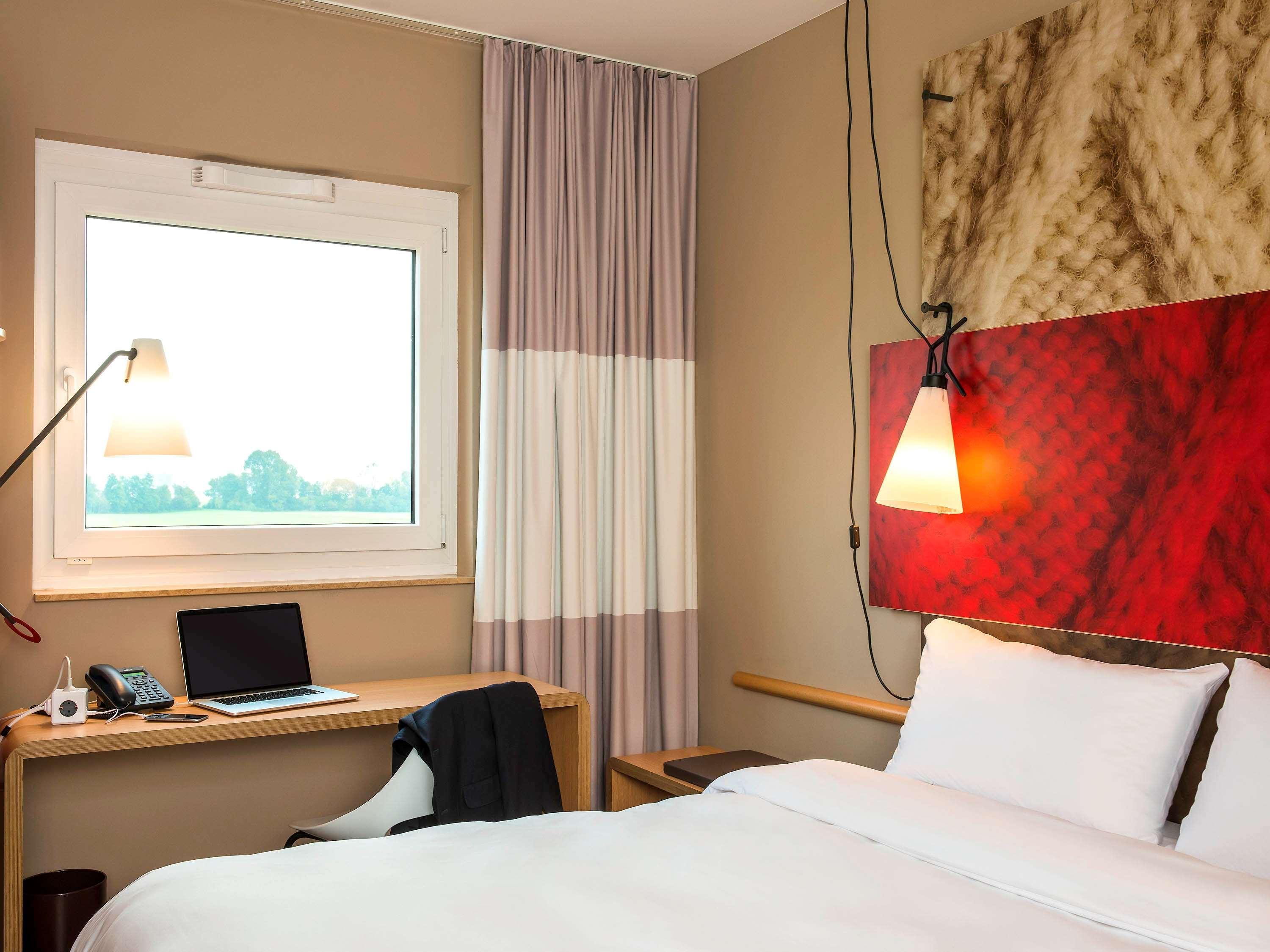 ไอบิส มึนเชน แอร์พอร์ต ซึด Hotel ฮอลเบิร์กมูส ภายนอก รูปภาพ