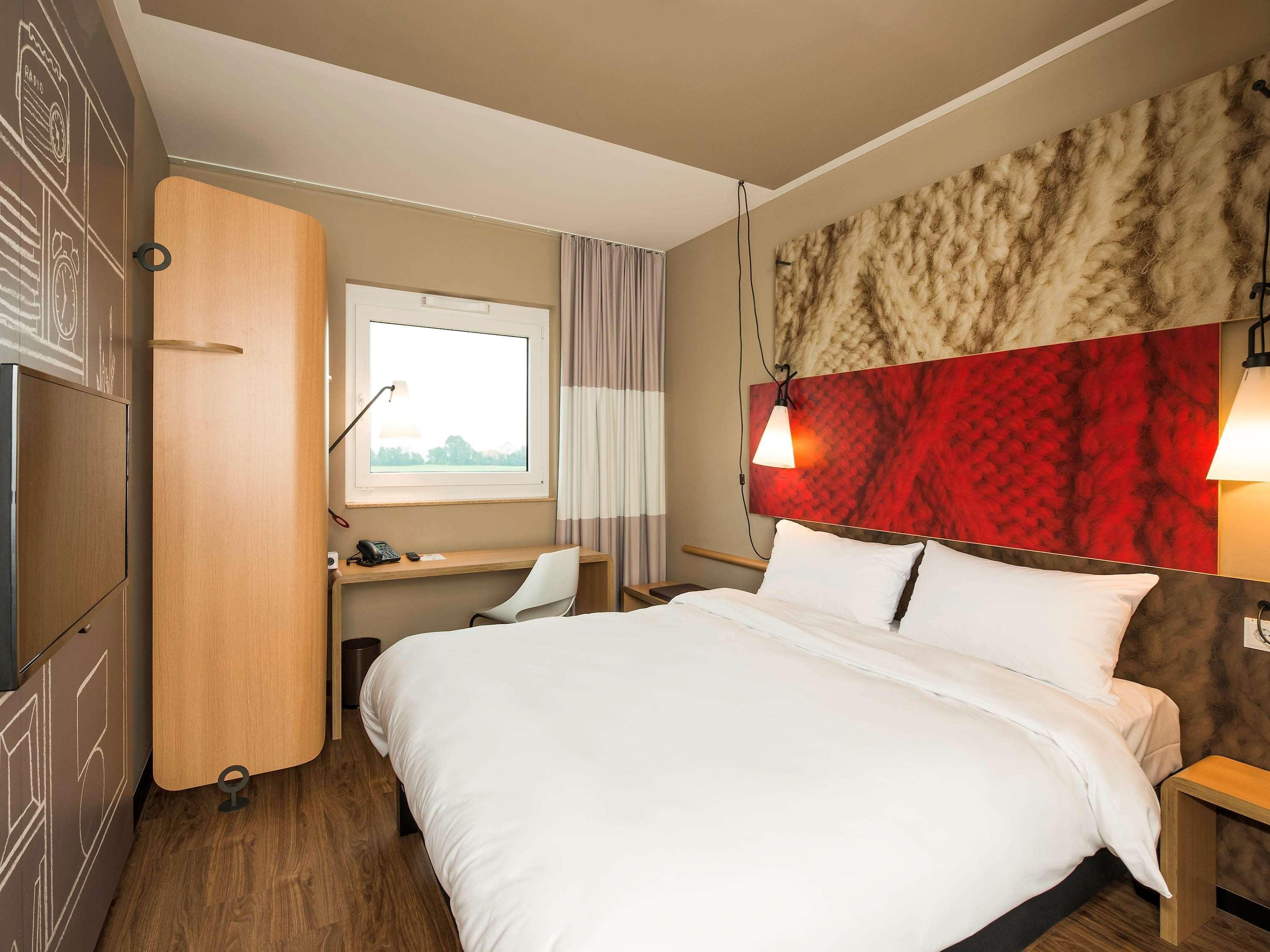 ไอบิส มึนเชน แอร์พอร์ต ซึด Hotel ฮอลเบิร์กมูส ภายนอก รูปภาพ