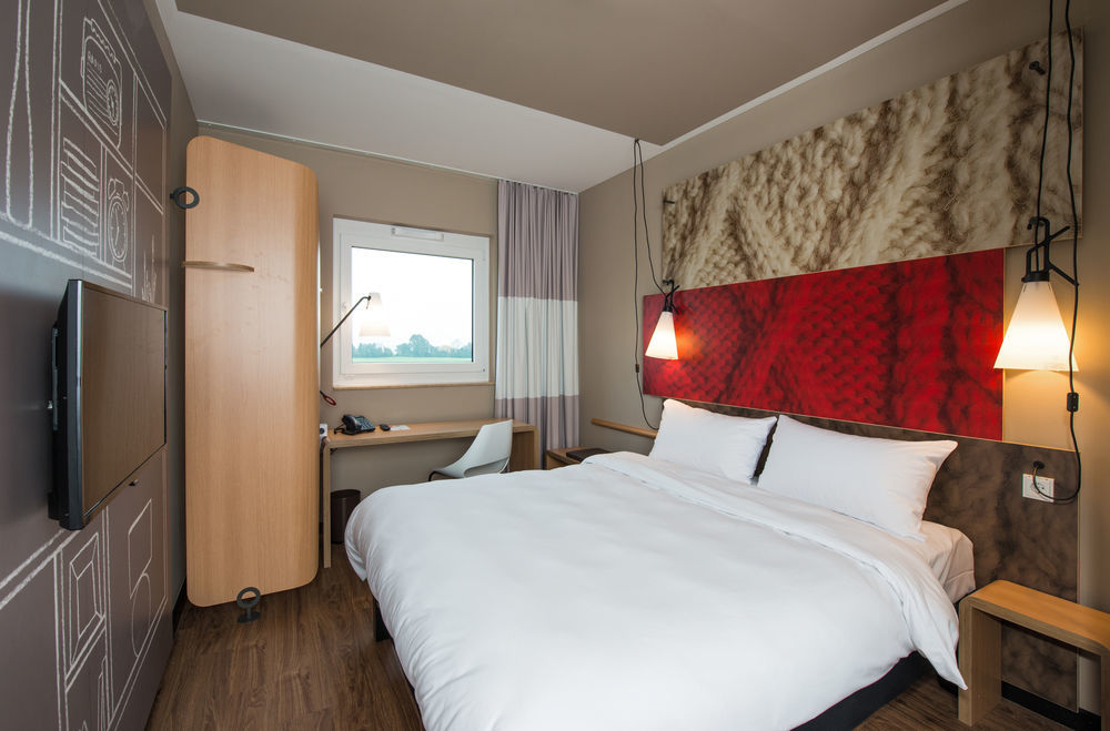 ไอบิส มึนเชน แอร์พอร์ต ซึด Hotel ฮอลเบิร์กมูส ภายนอก รูปภาพ