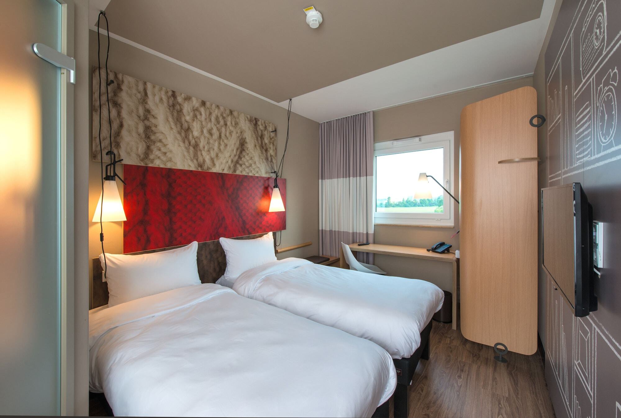 ไอบิส มึนเชน แอร์พอร์ต ซึด Hotel ฮอลเบิร์กมูส ภายนอก รูปภาพ